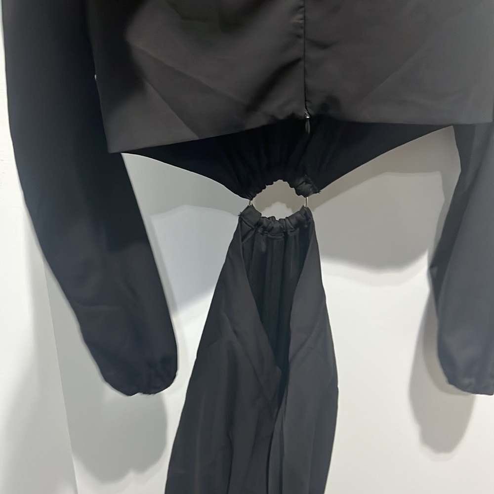 Jumpsuit never worn tags removed as well as hanger straps - Picture 7 of 7